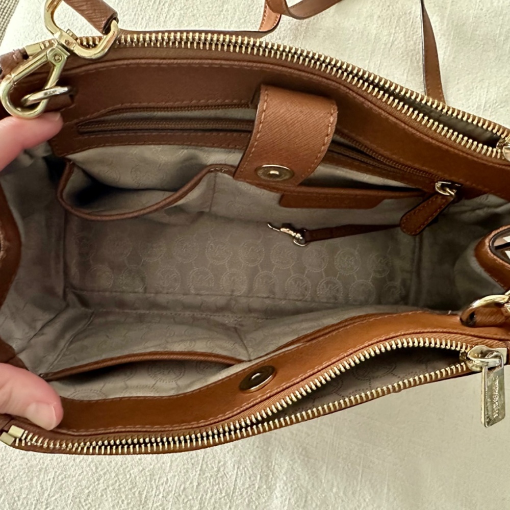 Michael Kors small Sutton Brown Saffiano Leather satchel - Picture 5 of 7